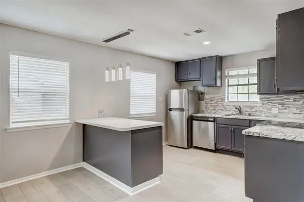 1806 Dixie LN, Round Rock, TX 78664