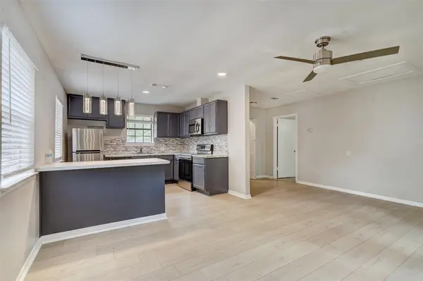 1806 Dixie LN, Round Rock, TX 78664