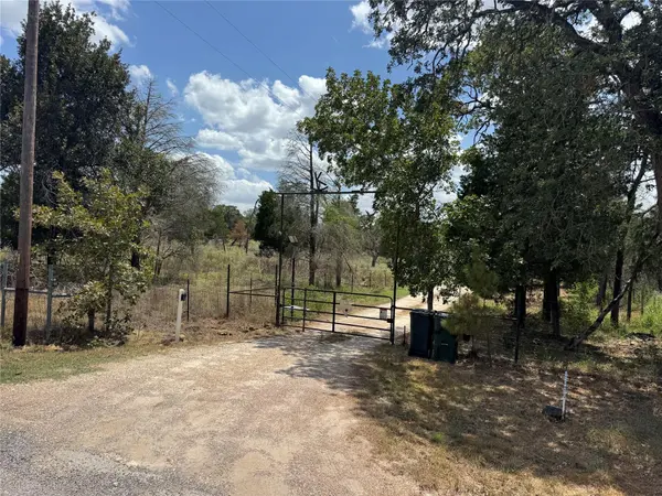 134 Elgin Woods LN, Elgin, TX 78621