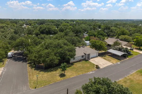 201 Pecan LN, Georgetown, TX 78628