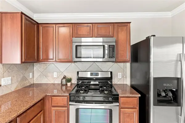 114 Eisenhower CT, Georgetown, TX 78633