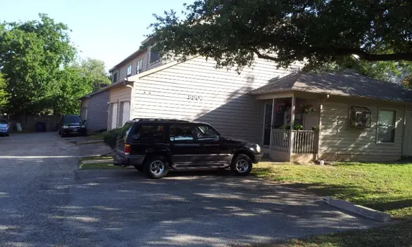 8807 Schick RD #D, Austin, TX 78729