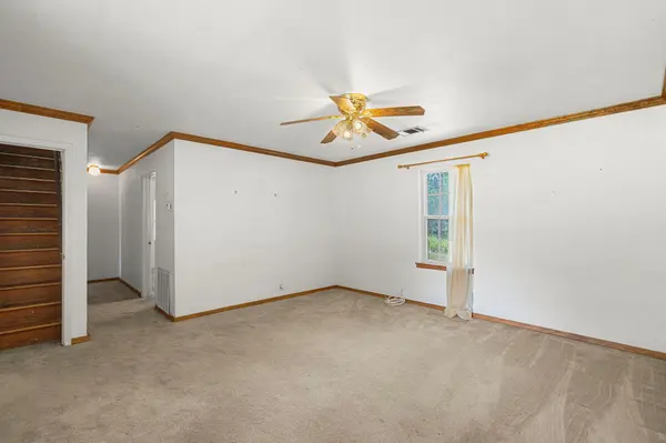 510 Country LN, Hays, TX 78610