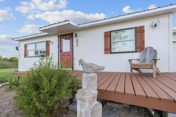 890 N Quailrun Ave, Port Lavaca, TX 77979