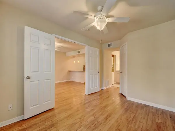 7685 Northcross DR #1009, Austin, TX 78757