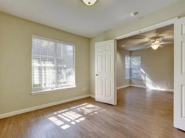 7685 Northcross DR #1009, Austin, TX 78757
