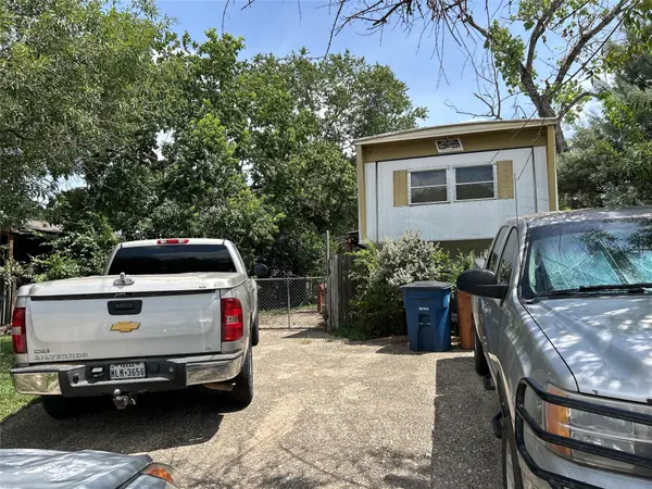 2102 Blue Meadow DR, Austin, TX 78744
