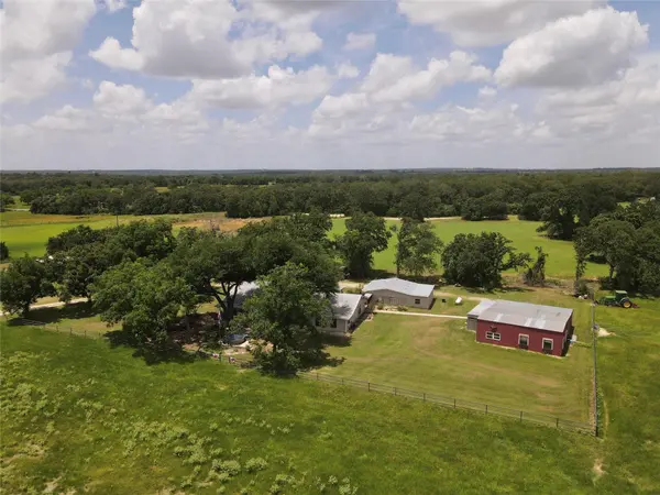 11009 HWY 77 HWY, Lexington, TX 78947
