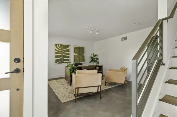 3700 Clawson RD #301, Austin, TX 78704