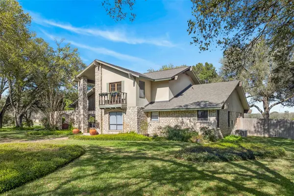 201 S Contour DR, Gonzales, TX 78629