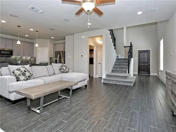 1050 Kenney Fort XING #34, Round Rock, TX 78665