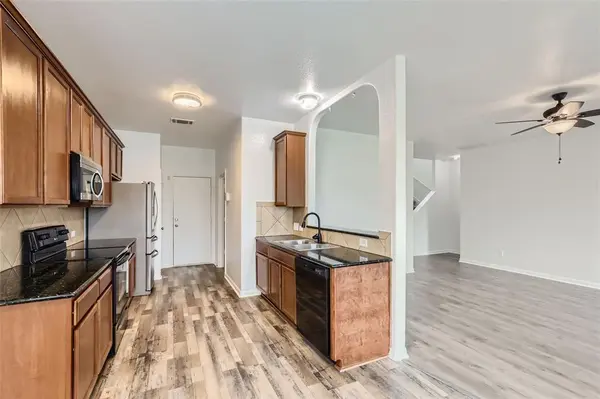 131 Lavaca LOOP, Hutto, TX 78634