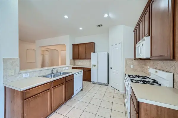 1508 Augusta Bend DR, Hutto, TX 78634