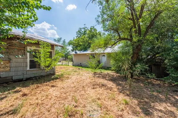 1507 Cummings ST, Luling, TX 78648