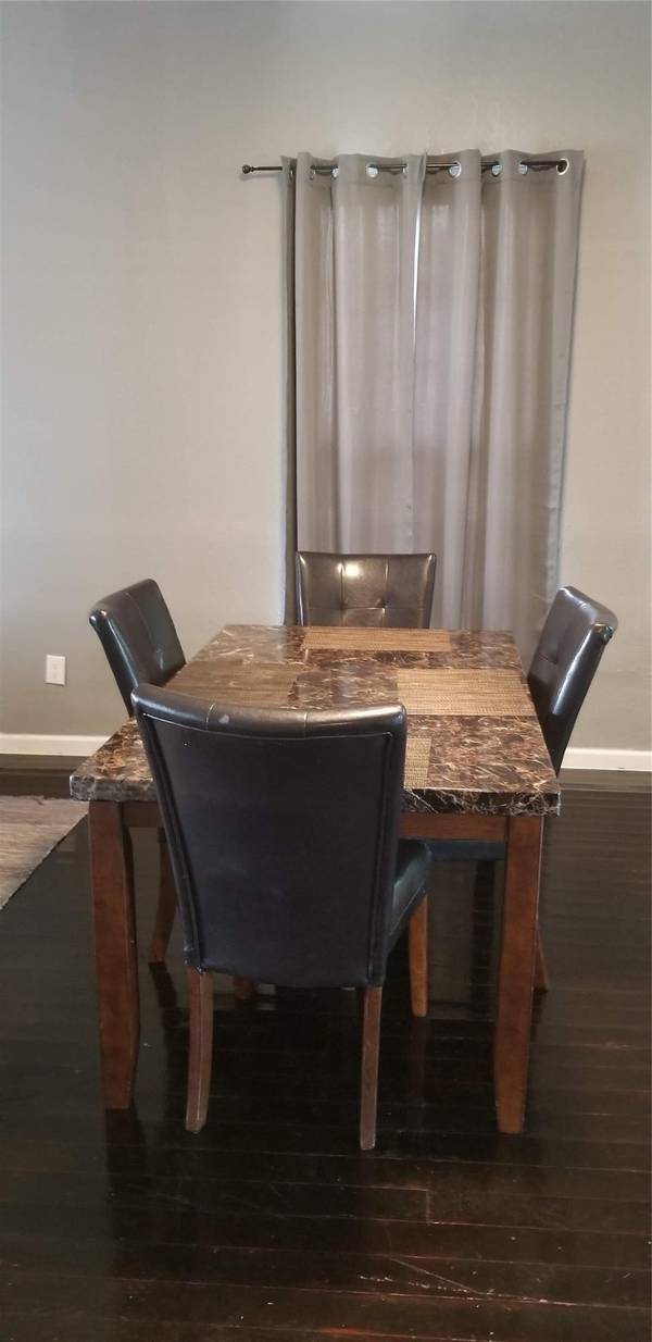 407 S Main ST, Taylor, TX 76574