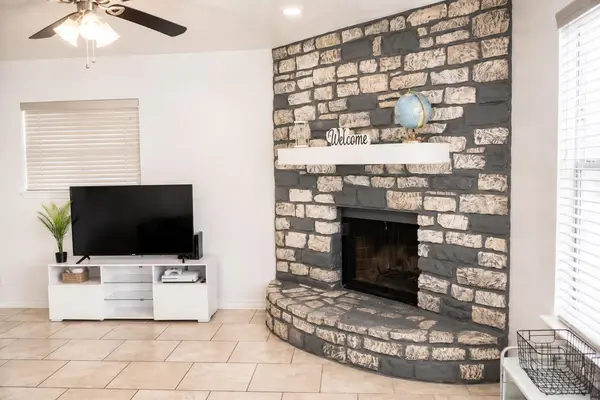 1741/1743 Horseshoe CIR, Round Rock, TX 78681