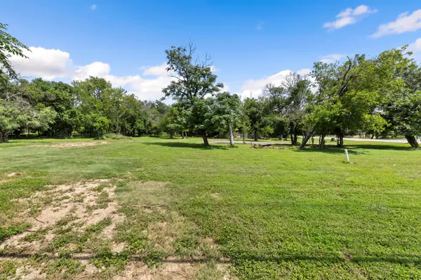 1408 N Bishop ST, San Marcos, TX 78666