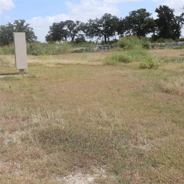 104 Mesones RD, Florence, TX 76527