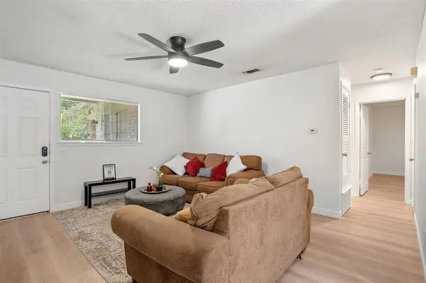 8603 Woodstone DR #B, Austin, TX 78757