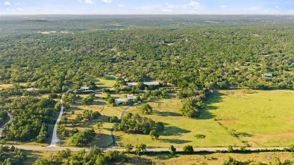 2501 LONE MAN MOUNTAIN RD, Wimberley, TX 78676