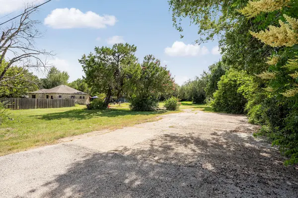 1305 High Chaparral DR, Leander, TX 78641