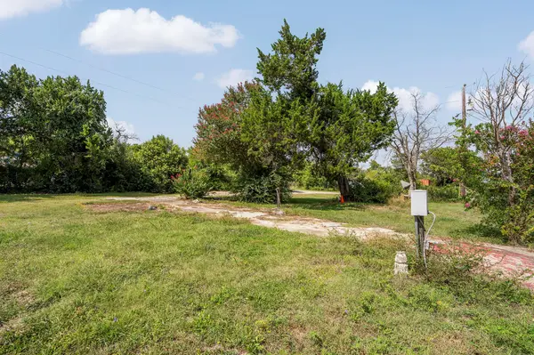 1305 High Chaparral DR, Leander, TX 78641