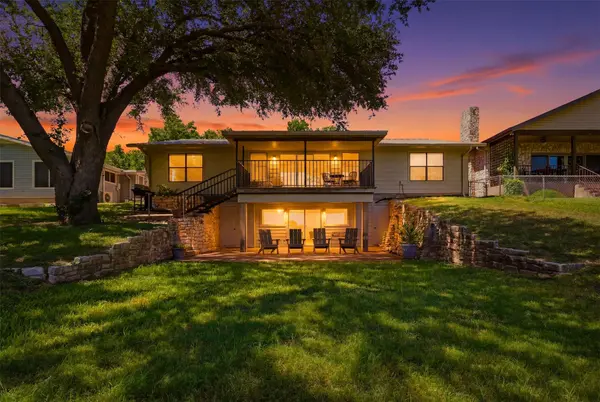3000 River Oaks DR, Kingsland, TX 78639