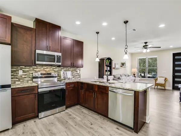 18803 Hogan CIR #16, Lago Vista, TX 78645
