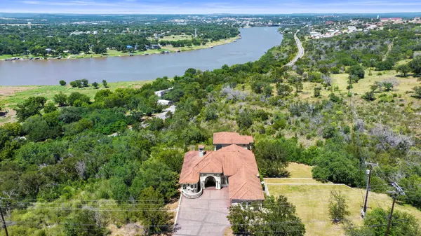 301 Circle DR, Horseshoe Bay, TX 78657