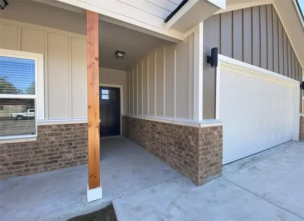 754 W. Columbus ST, Giddings, TX 78942