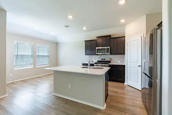 448 Sebring CIR, Hutto, TX 78634