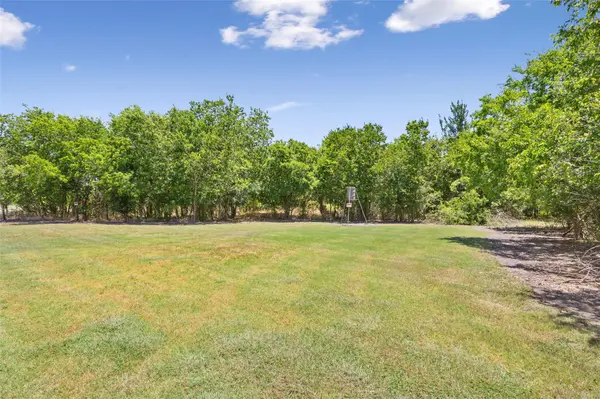 24485 E Avenue C, Buckholts, TX 76518