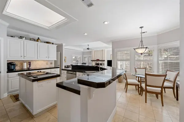 110 Squires DR, Lakeway, TX 78734