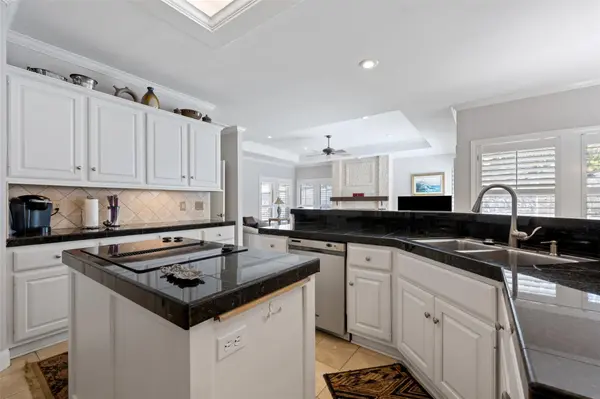 110 Squires DR, Lakeway, TX 78734