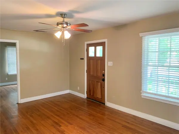 1002 W Saint Johns Ave, Austin, TX 78757
