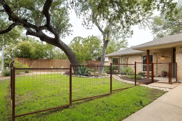 1406 Radam CIR, Austin, TX 78745