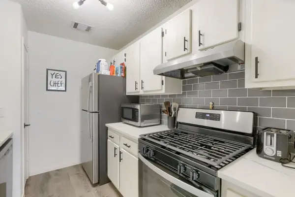 11904 Sunhillow BND, Austin, TX 78758