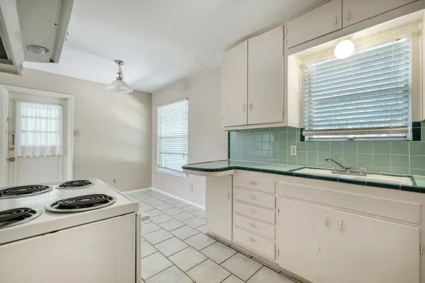 4906 Gladeview DRS, Austin, TX 78745