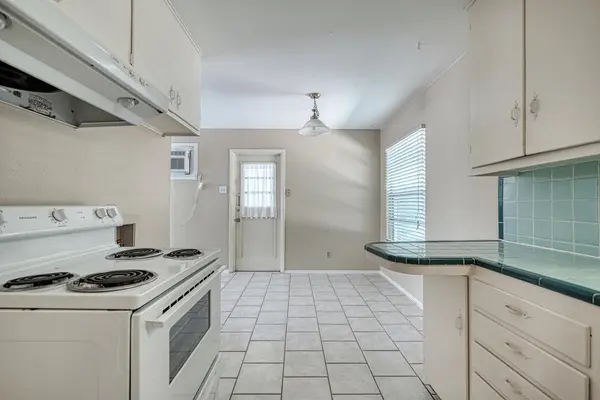 4906 Gladeview DRS, Austin, TX 78745