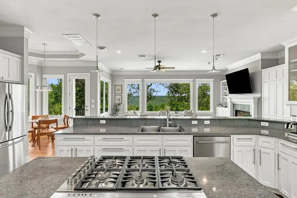 9218 Leaning Rock CIR, Austin, TX 78730