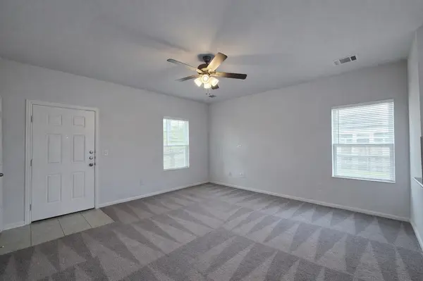 511 Pulitzer DR, Hutto, TX 78634