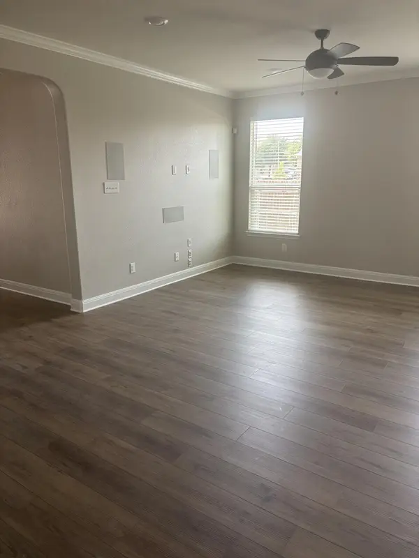 220 S Rocroi DR, Georgetown, TX 78626