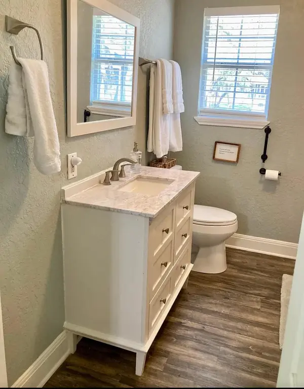 285 Heitzler LN, Driftwood, TX 78619