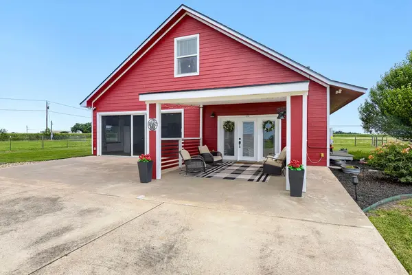 210 Battleground CIR, Taylor, TX 76574