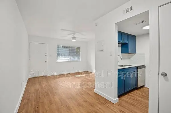502 W 35th ST #103, Austin, TX 78705