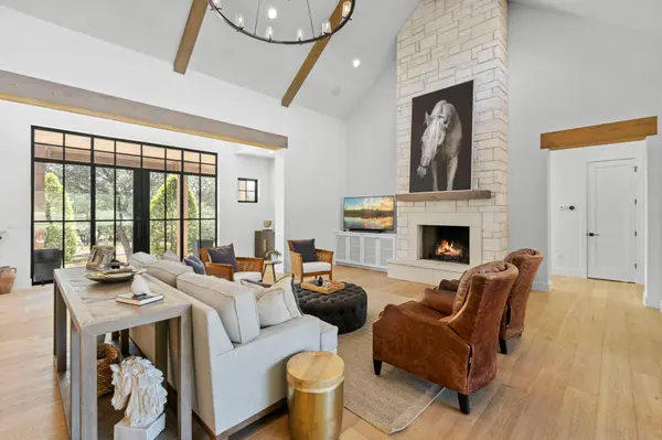 1408 Likeness RD, Spicewood, TX 78669