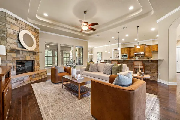 165 Silverado DR, Georgetown, TX 78633
