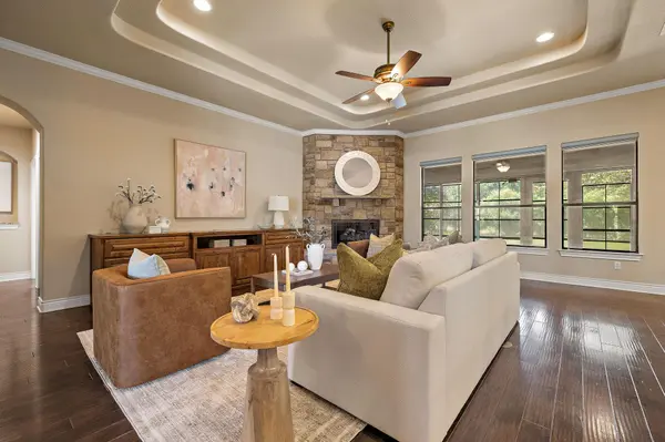 165 Silverado DR, Georgetown, TX 78633