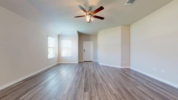 708 Gauge RD, Thorndale, TX 76577