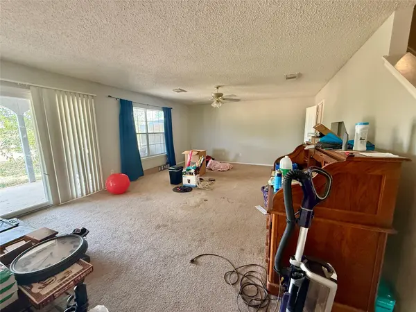 3085 Crestmont LN, Kyle, TX 78640